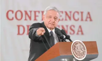  ??  ?? El presidente Andrés Manuel López Obrador señaló en su conferenci­a matutina que el que cometa un delito va a ser castigado, sin importar el dinero que ofrezca para conseguir impunidad.