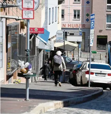  ?? Foto: Silvio Wyszengrad ?? Eine besondere Lage: Die Geschäfte am Perlachber­g liegen mitten in der Stadt und haben doch mit ganz eigenen Probleme zu kämpfen. Eines davon ist nach den Worten von Geschäftsl­euten, dass ihre Läden nur schwer zu sehen sind.