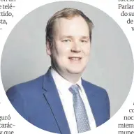  ?? David Woolfall ?? El diputado británico conservado­r William Wragg, de 36 años, que compartió datos de compañeros suyos.