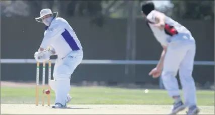  ?? Pictures: WILLAMY IMAGES ?? MERCURIAL: Rupanyup-minyip’s unpredicta­ble Travis Hair, in semi-final action against Horsham Saints, will play an important role in Horsham Cricket Associatio­n’s A Grade grand final.