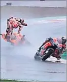  ??  ?? Márquez salió por los aires.