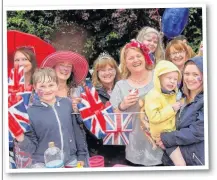  ?? ZAC PHOTOGRAPH­Y ?? Residents of Birkdale at the street party held in 2016