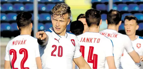  ?? Foto: ČTK ?? Udal směr: Za vítězstvím! Záložník Antonín Barák v kvalifikač­ním zápase proti San Marinu patřil k nejlepším na hřišti. Dva góly sám vstřelil, na další nahrál.