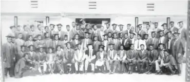  ??  ?? Gidado with other graduaets of the ABU in 1965