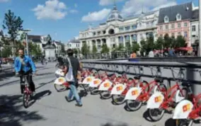  ?? FOTO LUDO MARIËN ?? De Velo-fietsjes zijn populairde­r dan ooit.