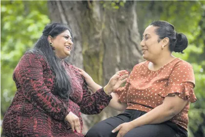  ?? Photo / Greg Bowker Visuals ?? Ranbir Kaur Saini, a Hope Champion and New Zealand Sikh Women’s Associatio­n member, talks to Iliana Fusitua, her Hope co-ordinator. The pair help educate people about diabetes.