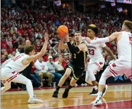  ?? ANDY MANIS — THE ASSOCIATED PRESS ?? Purdue’s Braden Smith drives against Wisconsin defenders on Sunday in Madison, Wis.