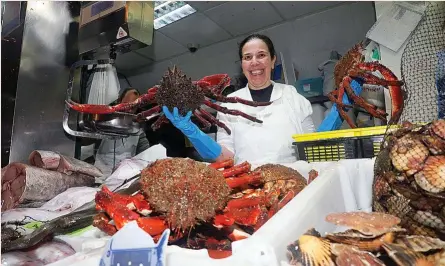  ?? ?? El pescado y el marisco son algunos de los productos que más se encarecen durante las fiestas navideñas.