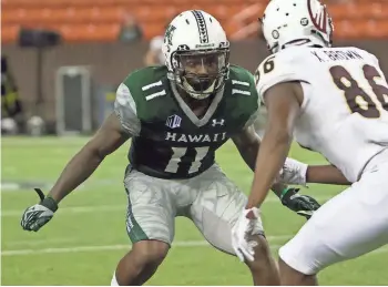  ?? ASSOCIATED PRESS ?? Wisconsin redshirt junior cornerback Nick Nelson (left) started 21 games in his two seasons at Hawaii before transferri­ng to Madison and sitting out last season.