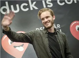  ?? FOTO: JONAS EKSTRöMER/TT ?? Svensken Felix ”Pewdiepie” Kjellberg är Youtubes största stjärna. Nu riktas stark kritik mot hans antisemiti­ska skämt. Arkivbild