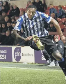  ?? Picture: Steve Ellis ?? Ex-Pompey winger Nathaniel Mendez-Laing