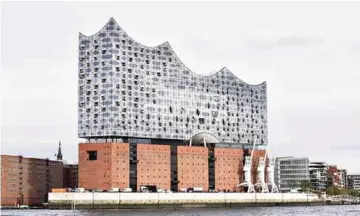  ??  ?? The just completed building of the Elbphilhar­monie concert hall in Hamburg, northern Germany, is pictured on November 3, 2016.