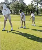  ?? Dave Rossman ?? Junior golf camps have commenced at Memorial Park and will continue there through July.