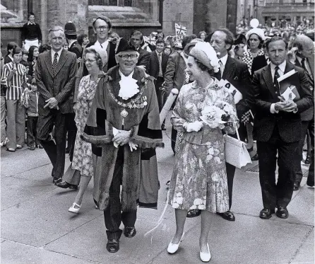  ?? Picture: BUP ?? The Queen visited Bath in 1977 on her Silver Jubilee tour. She was given so many flowers as she walked through Orange Grove that she was prompted to ask whether Bath had any flowers left