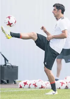  ?? FOTO: DPA ?? Lars Stindl hat seinen Marktwert alleine mit zwei Länderspie­ltoren deutlich gesteigert. Heute kann er beim Confed Cup daran anknüpfen.