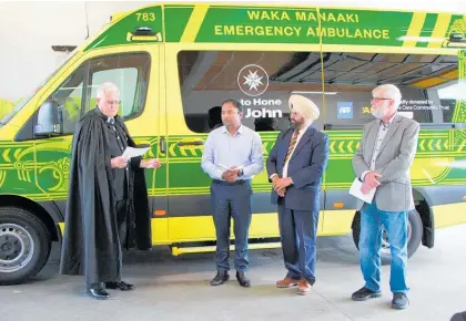  ?? ?? Knight of St John, Alan Pine (left), with We Care Community Trust chairman Raghbir Singh, Stadium Bar owner Harpal Singh and trustee Parker Joyce with Te Puke St John’s new ambulance.