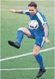  ?? FOTO: GÜNTER KRAM ?? Oliver Senkbeil und die VfB U23 haben in der Kreisliga A2 Platz zwei fest im Blick.