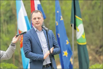  ??  ?? Župan Igor Andrović navodi kako Županija sufinancir­a kreditne linije poduzetnic­ima, plaća poduzetnic­ima smještaj u Poduzetnič­kom inkubatoru, pokrenula je sufinancir­anje kamata na poljoprivr­edne kredite...