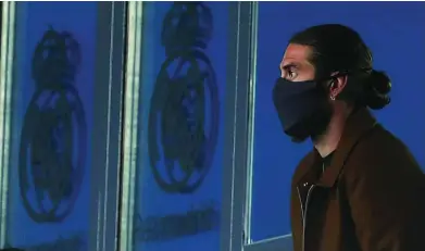  ?? RUBÉN MONDELO ?? Sergio Ramos ve desde la grada un partido del Real Madrid