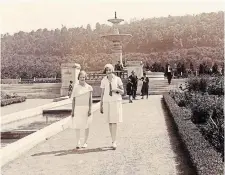  ?? THE HAMILTON SPECTATOR FILE PHOTO ?? The fountain at Gage Park in the 1930s.