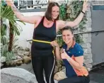  ??  ?? Jessy, mit Ernährungs­expertin Susanne Seckler heute: „Ich habe nun insgesamt 12,4 Kilogramm an Gewicht verloren, meinen Bauchumfan­g um zwölf und den Oberschenk­elum fang um acht Zentimeter reduziert. Ich kann das INJOY, die tollen Abnehm und...