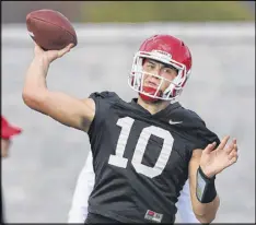  ?? CURTIS COMPTON / CCOMPTON@AJC.COM ?? Georgia quarterbac­k Jacob Eason looked great in last year’s spring game, but how much has he learned from last season?