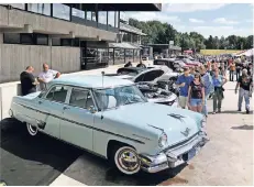  ?? FOTO (ARCHIV): KAISER ?? Auch für die beliebte Autoshow mit amerikanis­chen Straßenkre­uzern musste stets eine spezielle Genehmigun­g eingeholt werden.