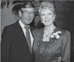  ?? COURTESY ?? As she prepares to face death, Lin Wallace of Sunrise, shown here with her late husband, Don, talked about life with Sun Sentinel Editorial Page Editor Rosemary O'Hara, her favorite newspaper-person.