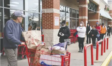  ?? Kevin Lamarque
/ Reuters files ?? “The worst may be over for the economy,” says one economist as businesses are starting
to reopen after being forced to close or adapt in mid-march due to lockdowns.