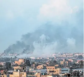  ?? AFP ?? Más bombardeos. Una de las bombas que cayó ayer en Gaza.