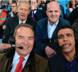  ?? DICK CLERKIN ?? Jeff Stelling and Chris Kamara in their commentati­ng position with the help of Mícheál Ó Muircheart­aigh and our own Dick Clerkin