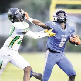  ?? ANDREW ULOZA FOR THE MIAMI HERALD ?? Dillard running back Christophe­r Johnson ran for 1,118 yards and 17 touchdowns. He also caught 32 passes for 280 yards and four touchdowns.