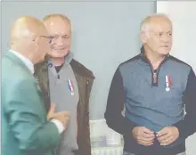  ?? - Crédits : RS ?? La Médaille d’Argent aux frères Da Silva par le président Eric Boss