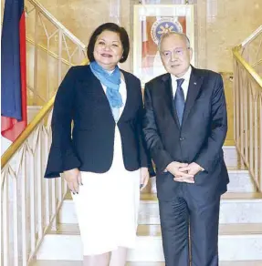  ??  ?? With Dr. Jennifer Mijares-Zimmerman during her courtesy call on the Philippine Embassy in Washington, D.C.