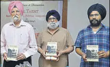  ?? SAMEER SEHGAL/HT ?? (From left) Agricultur­al economist and Central University of Punjab chancellor Sardara Singh Johl, former JNU professor Harjit Singh Gill and Usbased Sikh scholar Amandeep Singh during the release of the latter’s book in Amritsar on Sunday.