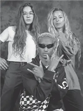  ?? ROBERT DEUTSCH/USA TODAY ?? Jaden Smith and skateboard­er Rachelle Vinberg, left, star in “Skate Kitchen,” written and directed by Crystal Moselle, right.