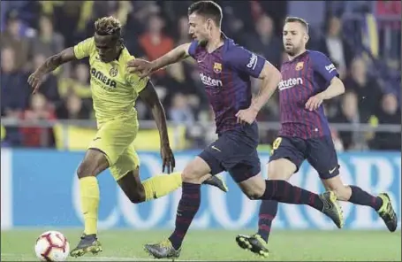  ??  ?? Samuel Chukwueze (left) mesmerisin­g a Barcelona defender with his deft moves...on Tuesday night