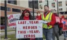  ?? ?? Members of the Michigan Nurses Associatio­n picket Sparrow hospital to protest inadequate staffing in November.