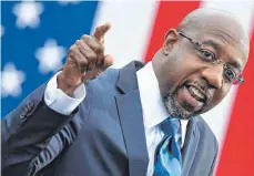  ?? FOTO: JIM WATSON/AFP ?? Wird erster schwarzer Senator aus dem US-Bundesstaa­t Georgia: der Demokrat Raphael Warnock.