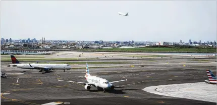  ?? DESIREE RIOS/THE NEW YORK TIMES ?? Only 43 of the nation’s more than 500 airports serving commercial flights have runway collision-avoidance systems. Experts say that has contribute­d to dangerous incidents, including those reported last month in New Orleans and San Francisco.