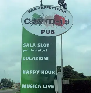  ??  ?? Ironia Il Covid Pub aperto a giugno è stato, ironia della sorte, il primo pub multato per le norme anti Covid