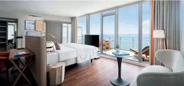  ??  ?? IBIZA – Foto S. 18 links unten u. S. 19 oben rechts:
Das Hotel Nobu Ibiza Bay ist eine Bleisure-Klasse für sich. Katja Wunderlich kommt 2021 sicher zum Remote Work wieder.