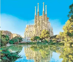  ??  ?? La Sagrada Familia es uno de los lugares más visitados en la ciudad de Barcelona.