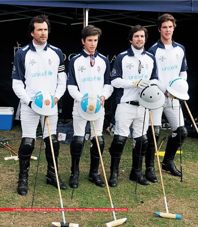  ??  ?? La Dolfina, campeón del 52° Abierto de San Jorge: Adolfo Cambiaso, “Poroto” Cambiaso, Diego Cavanagh y Juan Martín Zubiá.