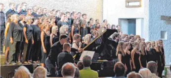  ?? FOTO: WERNER FISCHER ?? Der Wildenstei­ner Singkreis tritt in St. Fidelis auf.