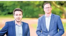  ?? FOTO: LARS FRÖHLICH / FFS ?? Der FDP-Kreisvorsi­tzende Bernd Reuther (rechts) mit Landratska­ndidat Timo Schmitz.