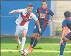  ??  ?? BRILLÓ. Gallar fue la estrella en el estreno del Huesca en Primera.