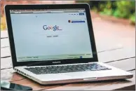 ??  ?? Google發現，Google Instant邊打邊­搜的服務更多的搜尋發­生在行動裝置上，而非桌上型裝置。 （取材自Pixabay）