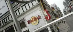  ?? PETER POWER/TORONTO STAR FILE PHOTO ?? The Hard Rock Cafe on Yonge St. is closing its doors in May.