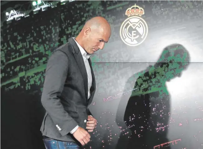  ?? AFP ?? Zidane, en marzo de 2019, cuando comenzó su segunda etapa al frente del banquillo del Real Madrid, club que abandonó ayer